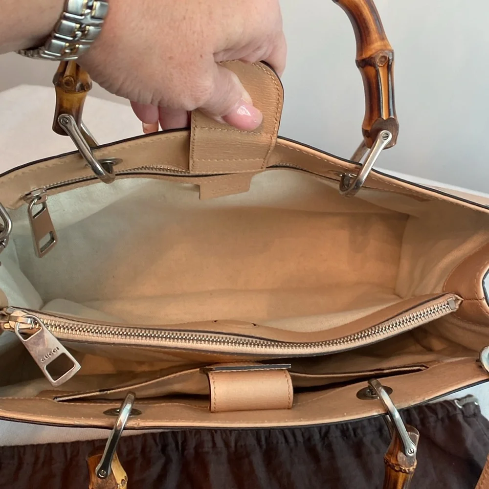 Gucci • Blooms Print Bamboo Shopper Tote in Pink Apricot *AUTHENTICATED* - Picture 11 of 17